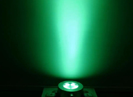 Una luce subacquea da 12 volt LED, colore inossidabile di RGB che cambia la luce dello stagno del LED