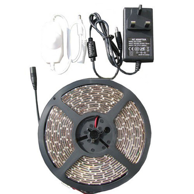 Lampade fluorescenti flessibili 12V 60 LEDs/M di SMD 5050 RGB LED 5 m. per illuminazione domestica